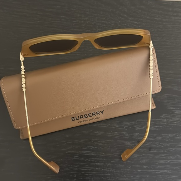 Burberry Sunglasses - Picture 7 of 9